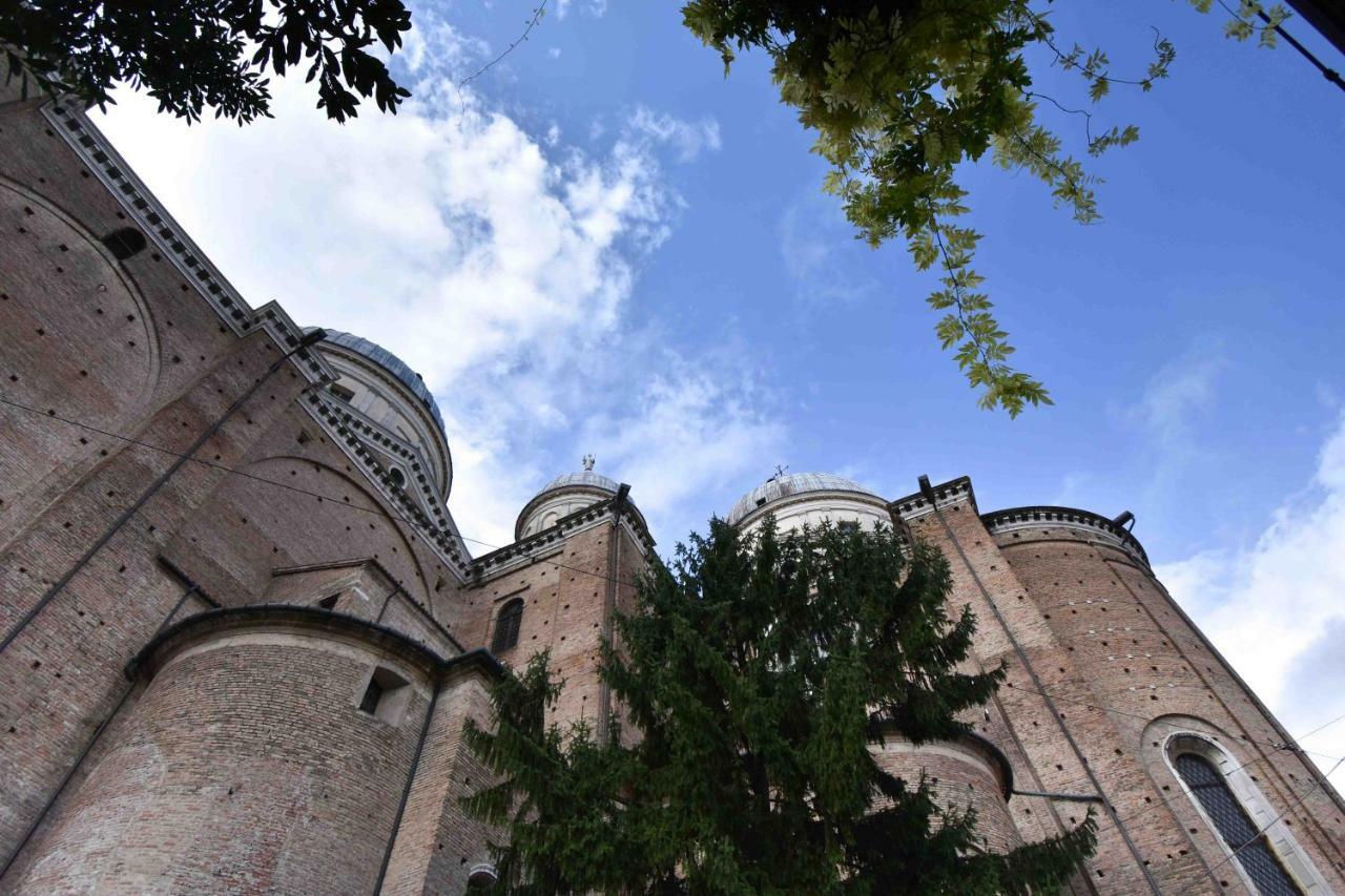 Om Plus Santa Giustina Padua Exteriör bild